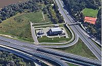 Absurd na Bielanach. Wypoczynek w smrodzie ścieków