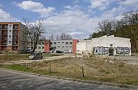 Gdzie w Wawrze może spotykać się młodzież? "Siedzą pod Żabką"