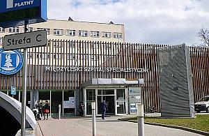Wstrzymane przyjęcia, poradnie niedostępne. Szpital w Międzylesiu skupiony na covid-19