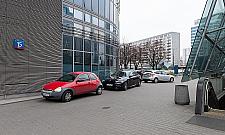 Al. Jana Pawła II: Rowery zastąpiły auta. "Kierowcy jeździli po chodniku"