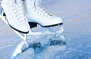 Otwarte lodowiska w Warszawie. Sprawdź, gdzie możesz się poślizgać