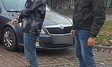 Policjanci wezwani na Bródno. "Ktoś właśnie kradnie koła"