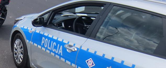 Śmiertelny wypadek na Płochocińskiej. Opel wypadł z jezdni