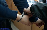 By� zazdrosny o swoj� "by��". Na Jelonkach musia�a interweniowa� policja