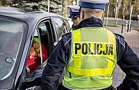 Nowy Rok uczci� jazd� "na bani", st�uczk� i... drzemk� za kierownic�