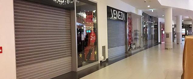 Centra handlowe pełne absurdów. Lockdown zabija Warszawę