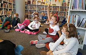 Trwają testy dla nauczycieli klas I-III. Dlaczego pominięto pracowników żłobków i przedszkoli?