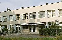 Dzwonił do przychodni 266 razy. "Arystokracja siedzi z kawusią"