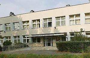 Dzwonił do przychodni 266 razy. "Arystokracja siedzi z kawusią"