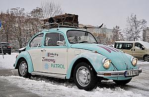 Miętowy garbus krąży po Bielanach. Nowa promocja Galerii Młociny