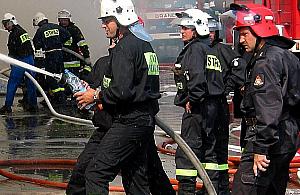 Tragiczny pożar w alei "Solidarności". Jedna osoba zginęła