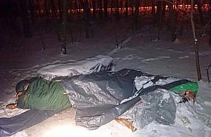 Bezdomny z Falenicy spał na siarczystym mrozie. Nie chciał do schroniska