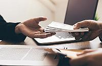 Małżeństwo zatrzymane w banku na Woli. "Próbowali wyłudzić 145 tysięcy złotych"