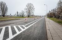 Jezdnia węższa, kałuże zostają. Mieszkańcy zbulwersowani fuszerką na Piastów Śląskich