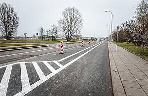 Jezdnia węższa, kałuże zostają. Mieszkańcy zbulwersowani fuszerką na Piastów Śląskich