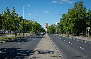 Progi nie pomogły. Piesza potrącona na Sokratesa