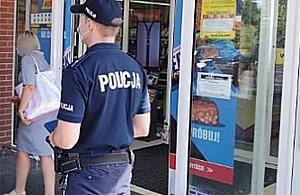 Szarpanina pod Delikatesami Centrum na Czumy. "Zaatakował mnie ochroniarz"