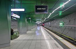 Niewygodna przesiadka na Księcia Janusza. Absurdalna odpowiedź rzeczniczki Metra Warszawskiego