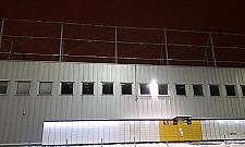 Logo wylądowało w zaspie. Symboliczny koniec Tesco