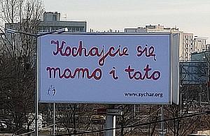 "Kochajcie się, mamo i tato". O co chodzi w tej akcji?