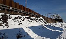 Z dala od metra i autobusu. Budują stację pośrodku niczego