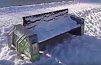 Ławki rzępolą Elsnera, nie dają się wyłączyć. Kosztowały kilkadziesiąt tysięcy