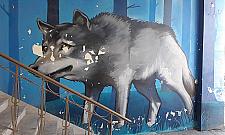 Czerwony Kapturek cienko przędzie. Mural po 10 latach wygląda słabo