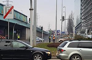 Groźny wypadek na trasie Prymasa. Przewrócił się bus z acetylenem