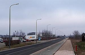 Dlaczego latarnie na Akademijnej nadal nie świecą? "Ciemność, ciemność widzę"