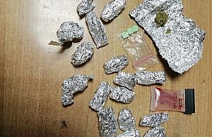 Diler narkotykowy wpadł, bo... złamał przepisy drogowe. Próbował wręczyć łapówkę policjantom