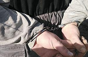 Od wielu lat znęcał się nad matką na Piaskach. Wyzywał, bił i pluł w twarz