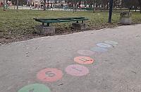 Na ławki zabrakło, na marne gry chodnikowe starczyło. Tak wybrali mieszkańcy