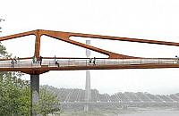 Priorytet zadłużonego miasta: most pieszy na bulwary za 180 milionów