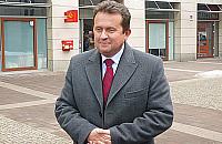 Prezydent Smogorzewski sporo zarobił na sprzedaży działki. Jego radni ucinają temat