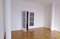 Mieszkanie komunalne jak z filmu. Trafi do rodziny wielodzietnej