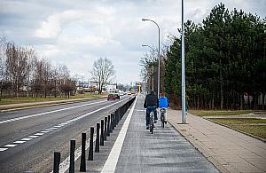 Kraina tysiąca słupków. Drogowcy wyjaśniają zmiany na Bemowie