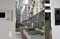 Część mieszkańców Sokratesa oburzona. "Wymiana domofonów w samym środku trzeciej fali"