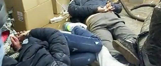 Przemysłowa produkcja nielegalnych papierosów w garażu na Tarchominie. Narkotyki o wartości 3 mln zł