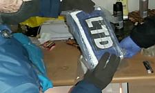 Przemysłowa produkcja nielegalnych papierosów w garażu na Tarchominie. Narkotyki o wartości 3 mln zł