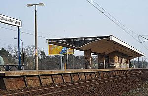 Bloki TBS zamiast parkingów przy stacjach kolejowych. Podatnicy zapłacą potrójnie