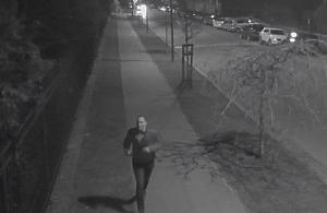 Policja poszukuje nożownika, który napadł na kobietę na Mokotowie