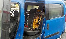 Auto płonęło, gdy jego właściciel był na zakupach w centrum handlowym przy Górczewskiej