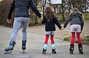 Na rolkach po drodze rowerowej. Ważne zmiany w prawie