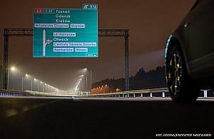 Auto spadło na drogę rowerową. Kierująca miała 3 promile