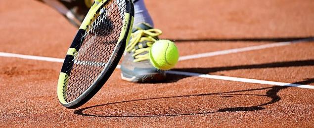 Samorząd dzielnicy przejmuje korty w Falenicy. Powstanie Centrum Sportów Rakietowych