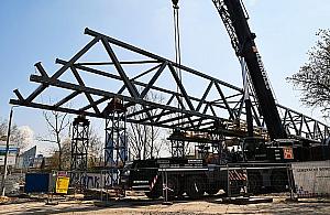 Kładka połączy Wolę z Ochotą. Przejdziemy 11 metrów nad pociągami