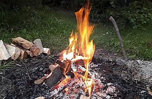 Kominki, grille i ogniska zabronione. Zakaz w siedmiu dzielnicach