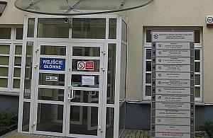 Głuchy telefon w przychodni przy Dąbrowszczaków. "Jesteś 22 w kolejce"