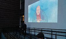 Premiera w plenerze na Noc Muzeów. "Kleksowe" filmy rysunkowe na ścianie ratusza