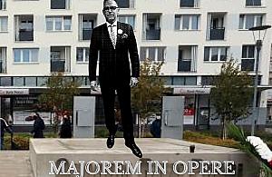 Aktywista trolluje samorząd, płacą podatnicy. "Postawmy pomnik wiceburmistrza"